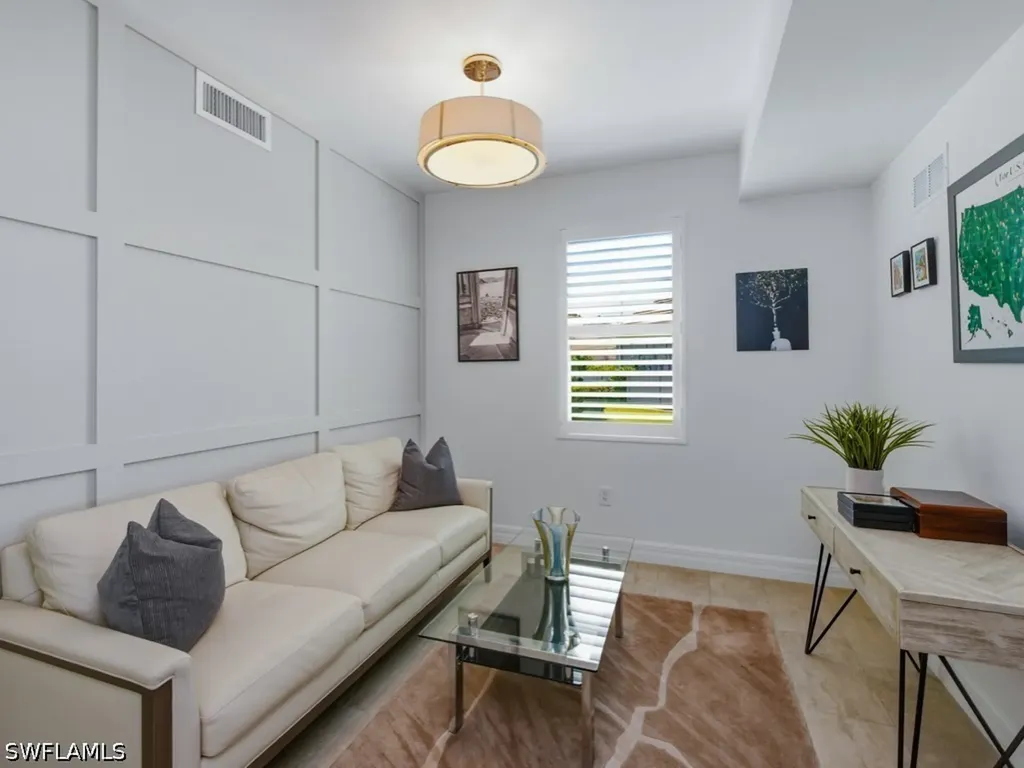 171 Indies Drive E Naples FL 34114