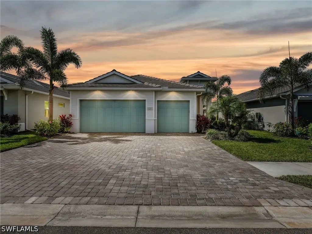 9288 Cayman Drive Naples FL 34114