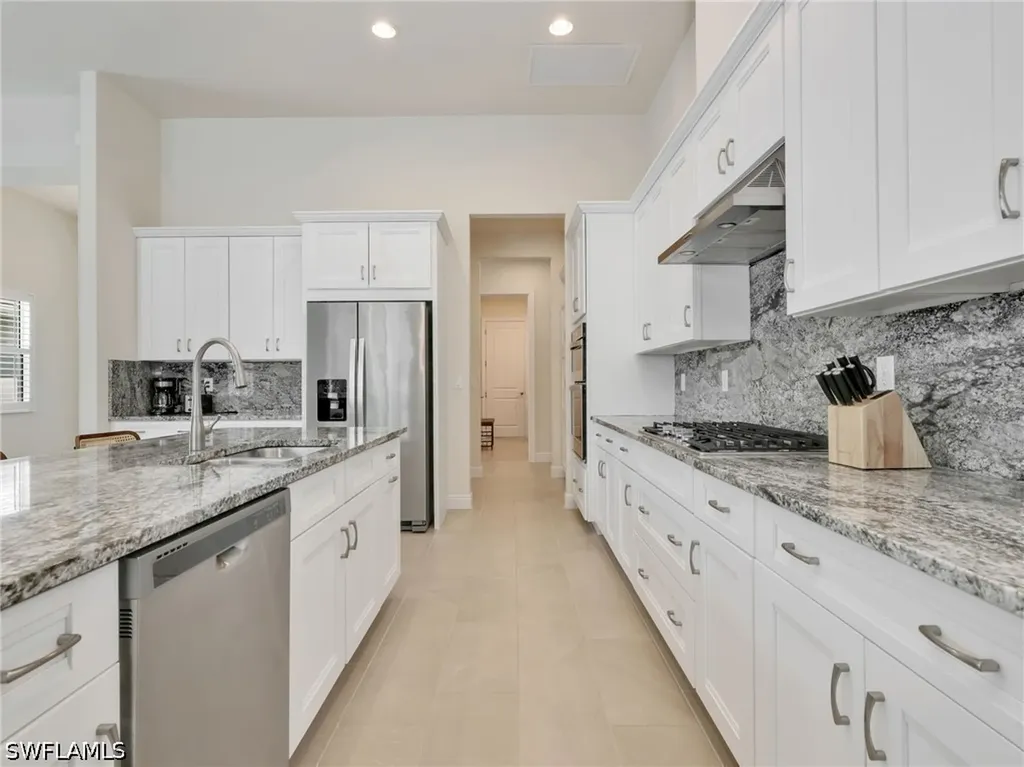 9288 Cayman Drive Naples FL 34114