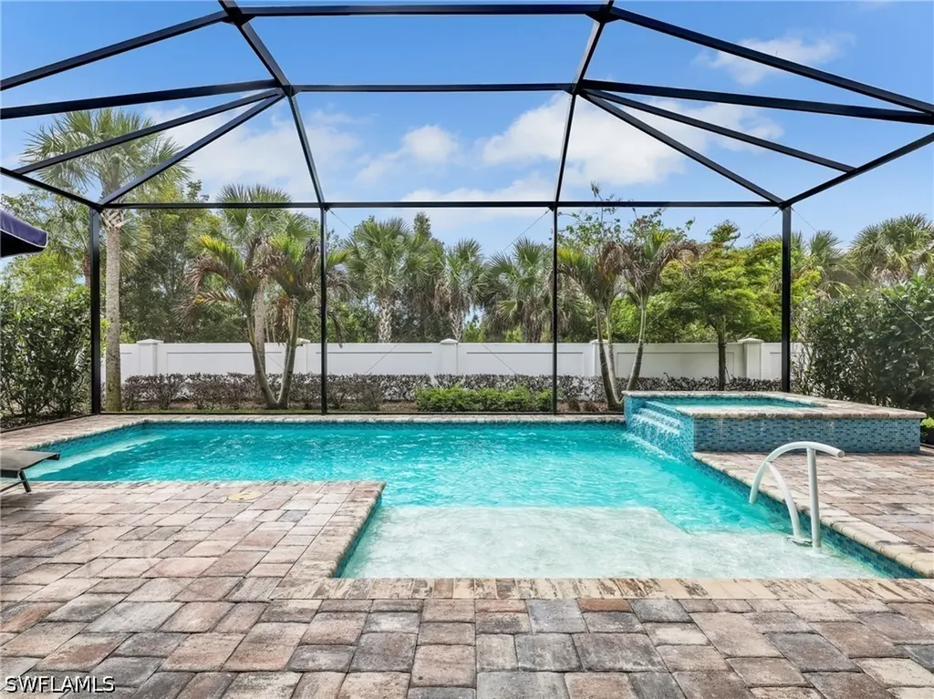 9288 Cayman Drive Naples FL 34114