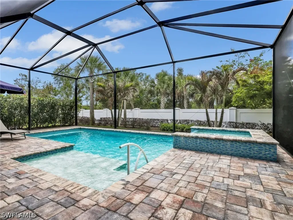 9288 Cayman Drive Naples FL 34114
