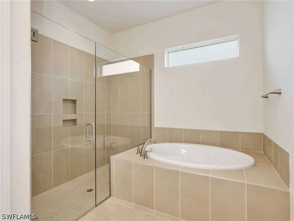 9288 Cayman Drive Naples FL 34114