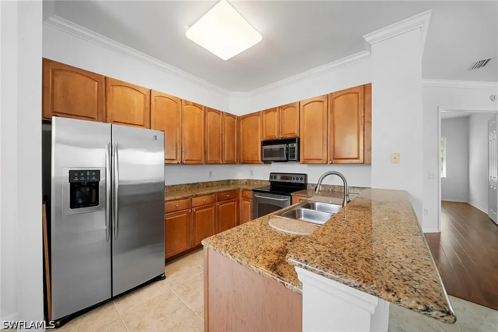 970 Peggy Circle Naples FL 34113