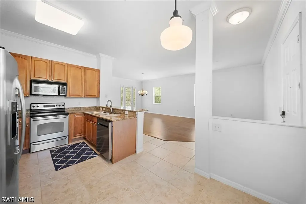 970 Peggy Circle Naples FL 34113