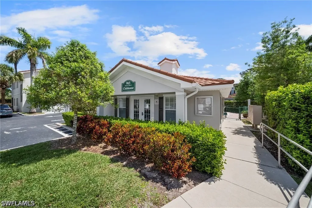 970 Peggy Circle Naples FL 34113