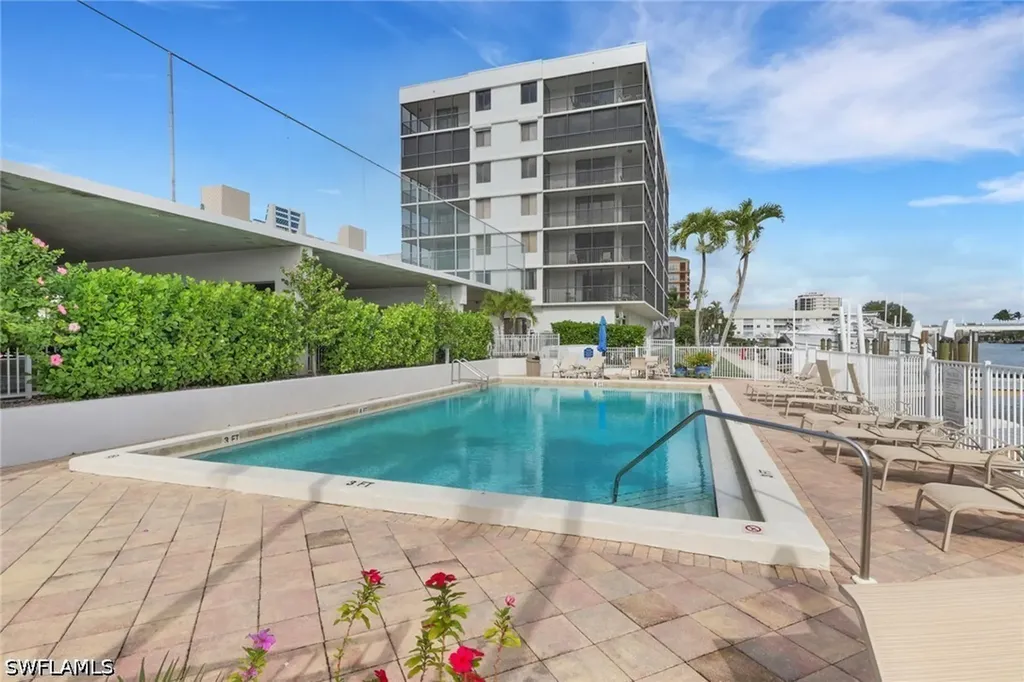 10420 Gulf Shore Drive Naples FL 34108
