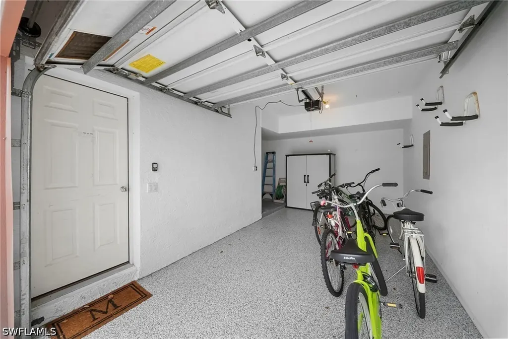 565 Windsor Square Naples FL 34104