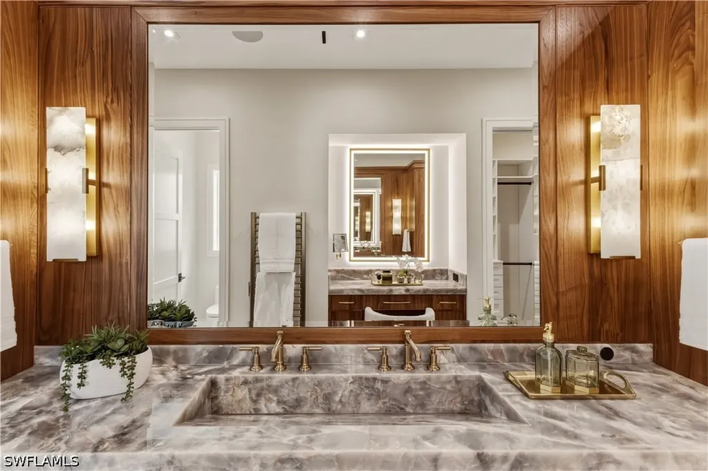1079 Diana Avenue Naples FL 34103