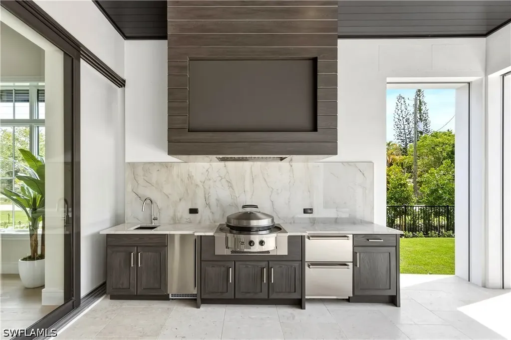 1079 Diana Avenue Naples FL 34103