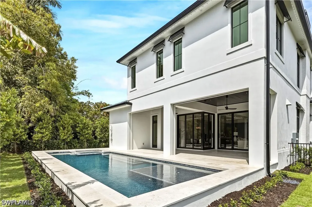 1079 Diana Avenue Naples FL 34103