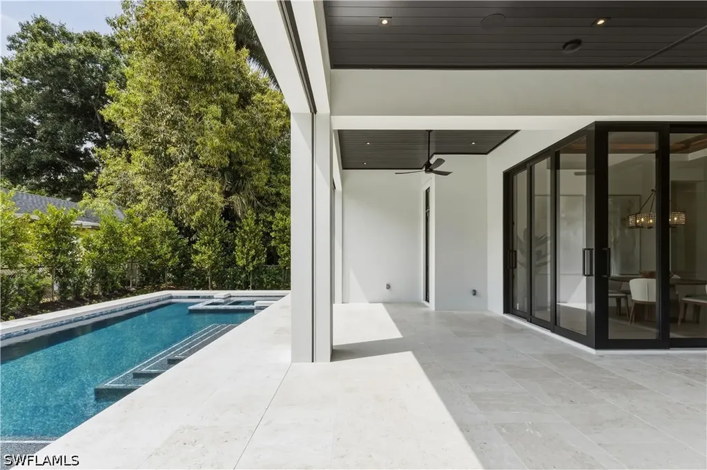 1079 Diana Avenue Naples FL 34103