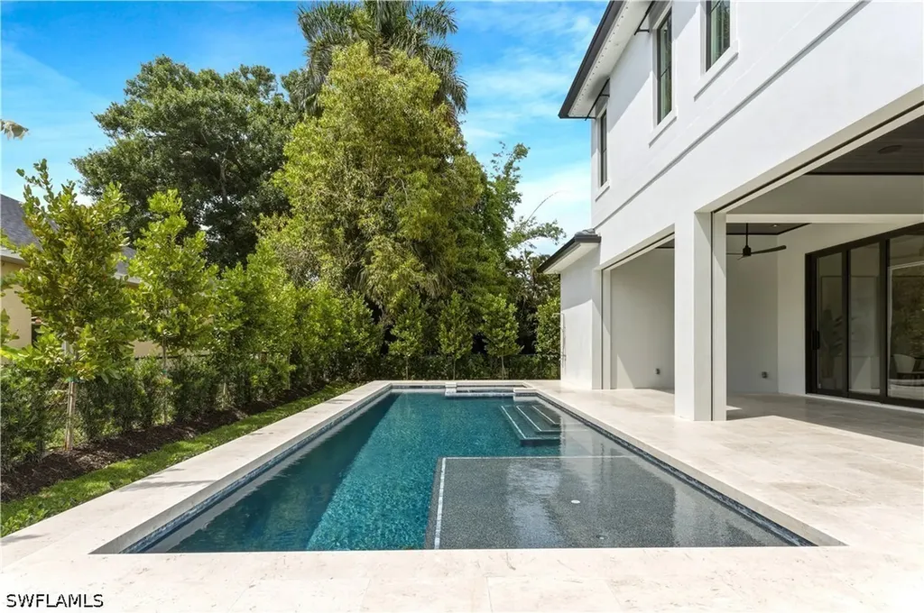 1079 Diana Avenue Naples FL 34103