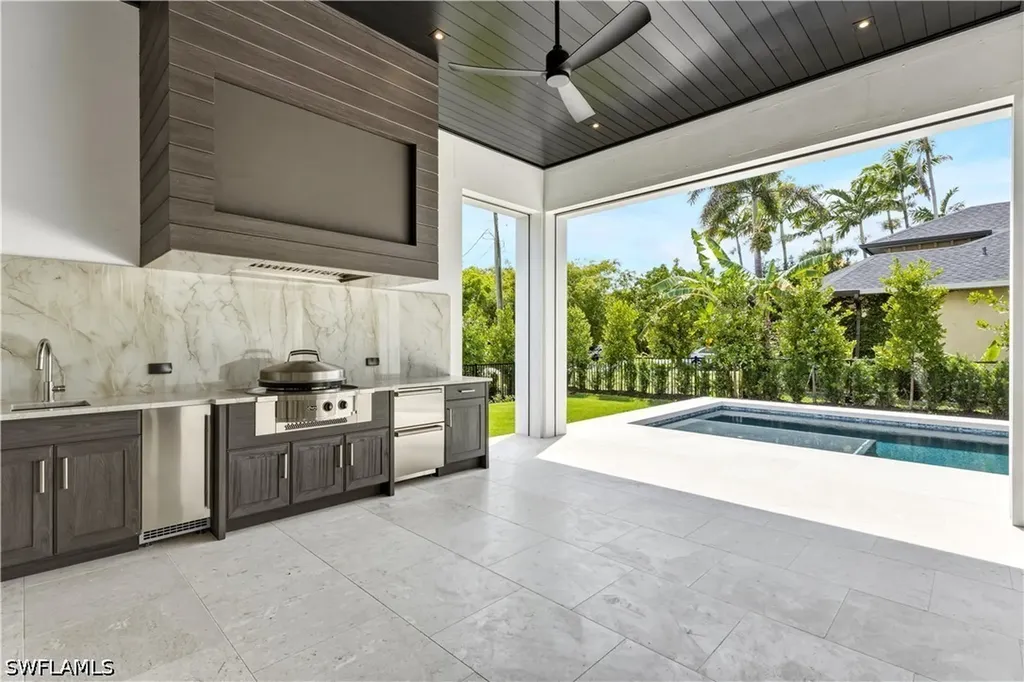 1079 Diana Avenue Naples FL 34103