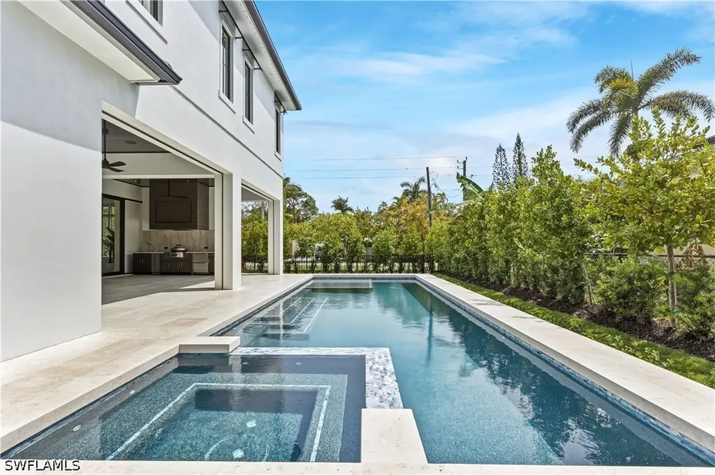 1079 Diana Avenue Naples FL 34103