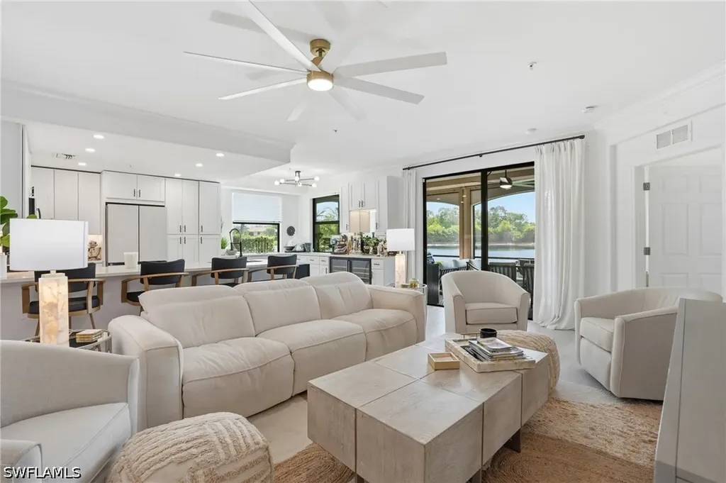 9476 Napoli Lane Naples FL 34113