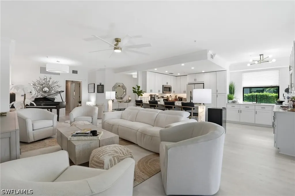 9476 Napoli Lane Naples FL 34113