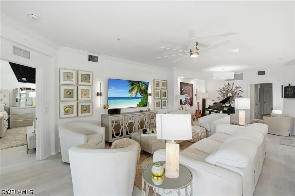 9476 Napoli Lane Naples FL 34113