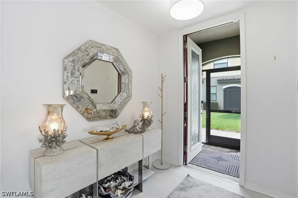 9476 Napoli Lane Naples FL 34113