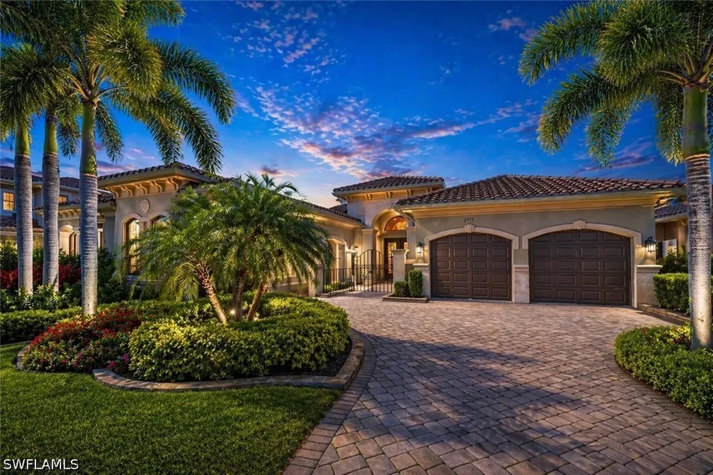 Naples FL, 2915 Cinnamon Bay Circle