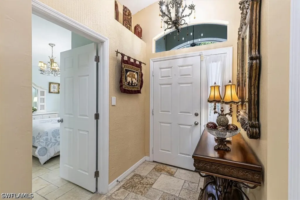 5205 Whitten Drive Naples FL 34104