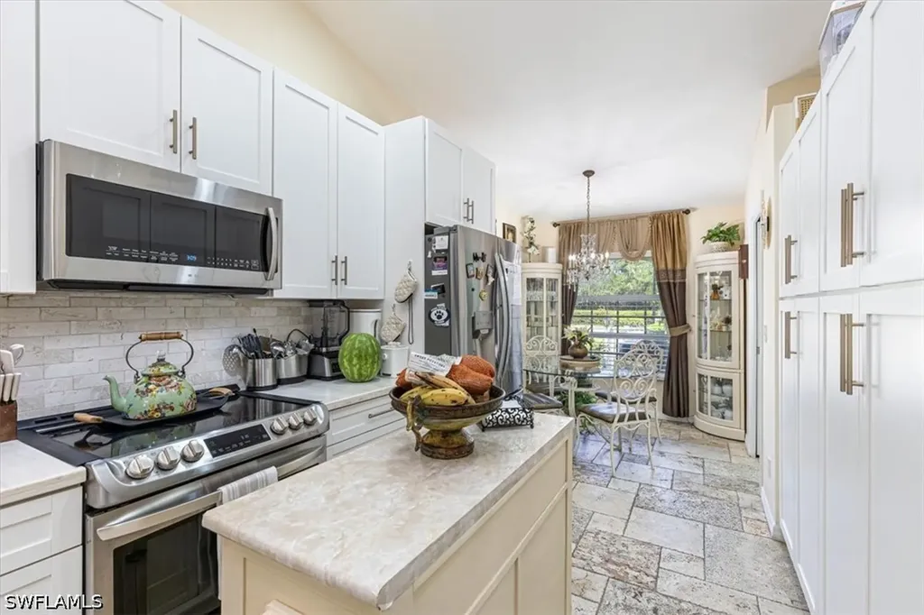 5205 Whitten Drive Naples FL 34104