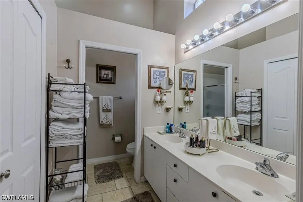 5205 Whitten Drive Naples FL 34104
