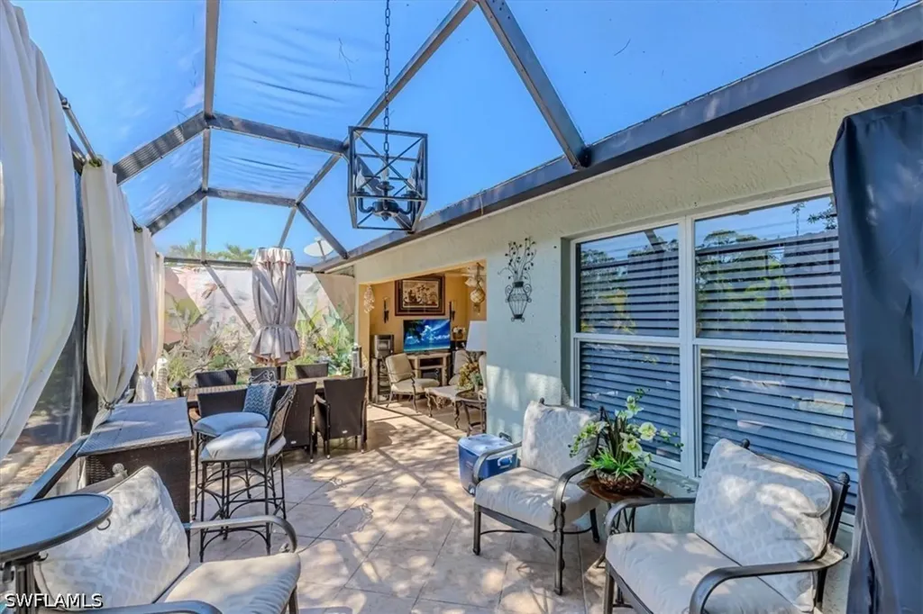 5205 Whitten Drive Naples FL 34104