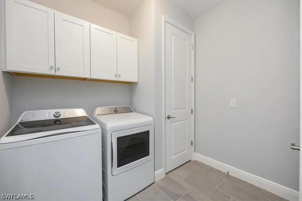 2633 Seychelles Circle Naples FL 34112