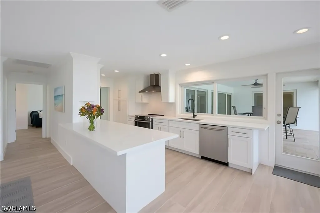1250 Tuna Court Naples FL 34102