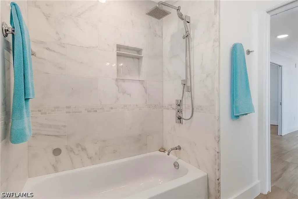 1250 Tuna Court Naples FL 34102