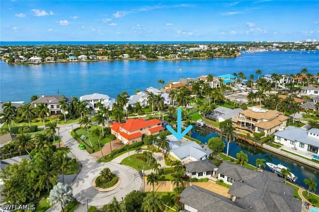 1250 Tuna Court Naples FL 34102
