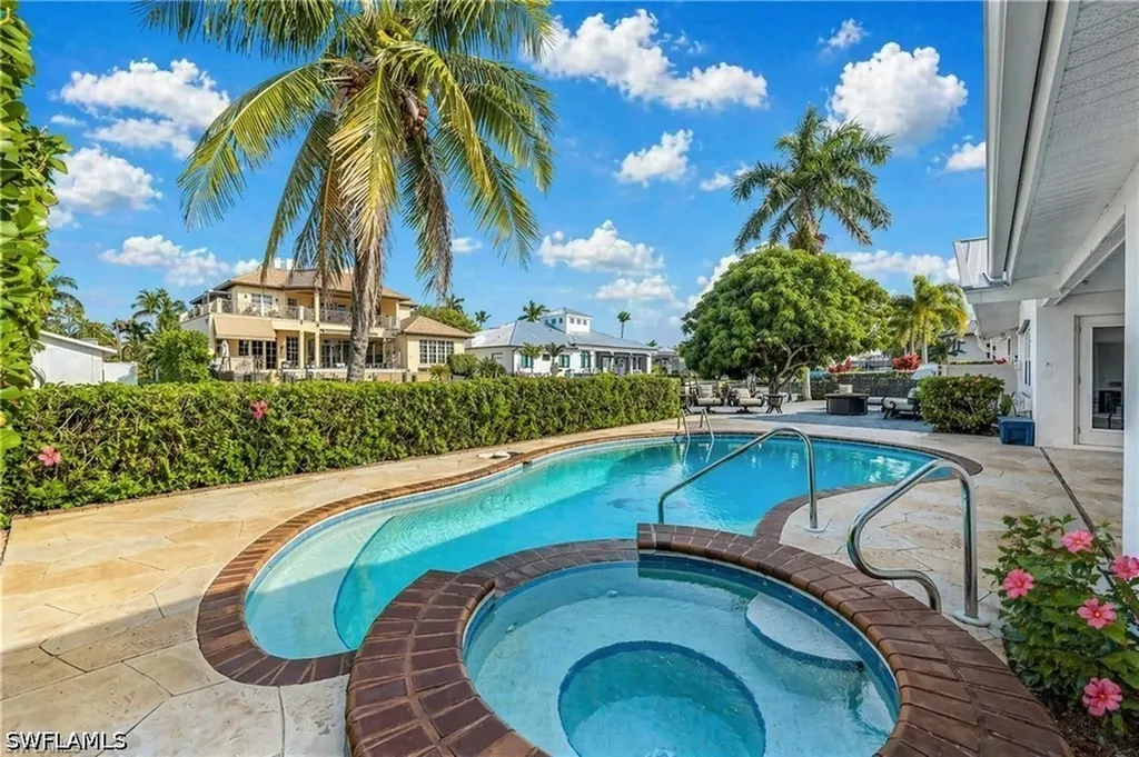 1250 Tuna Court Naples FL 34102