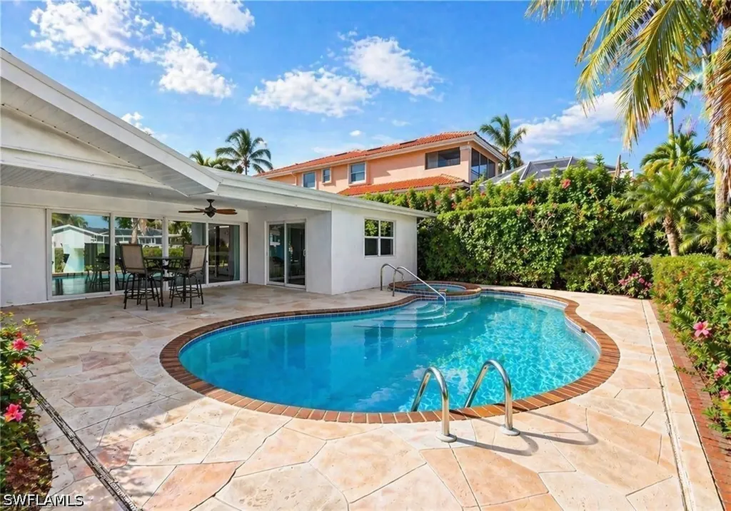 1250 Tuna Court Naples FL 34102