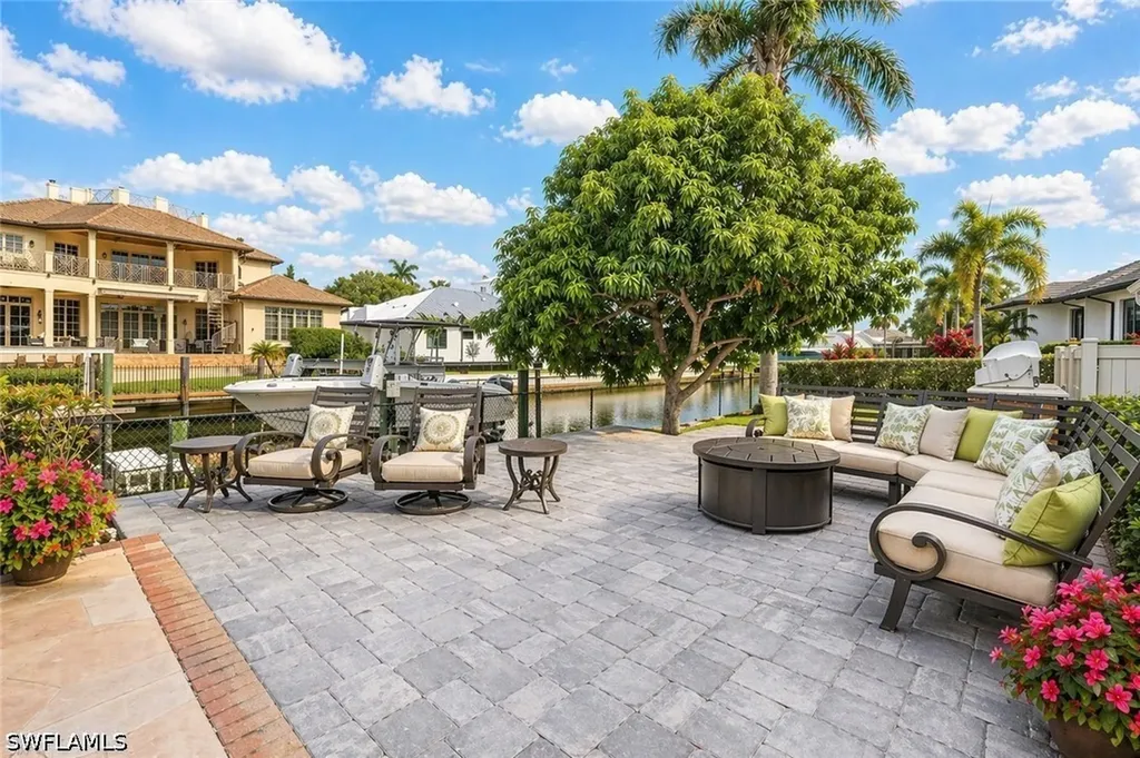 1250 Tuna Court Naples FL 34102