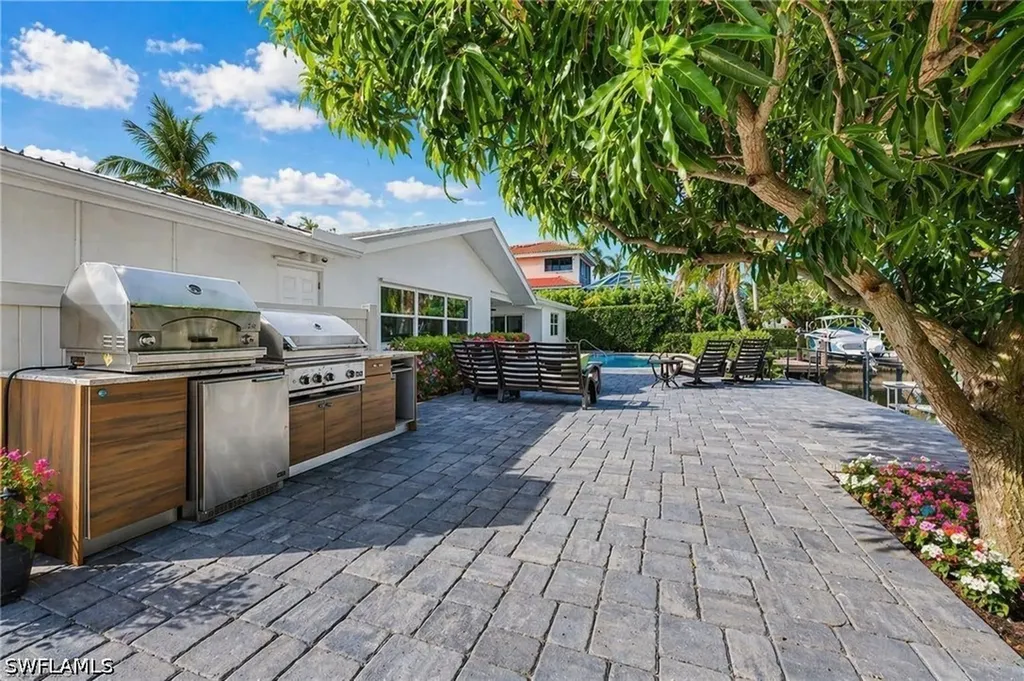 1250 Tuna Court Naples FL 34102