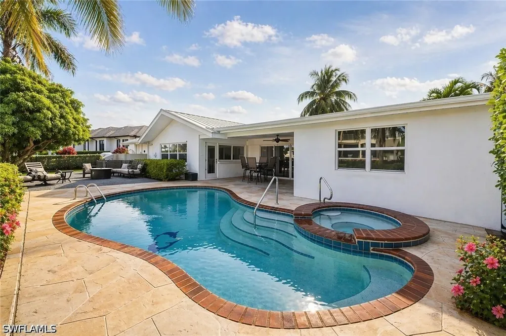 1250 Tuna Court Naples FL 34102
