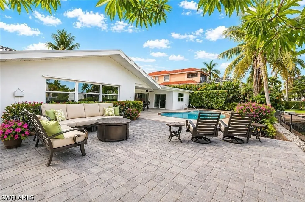 1250 Tuna Court Naples FL 34102