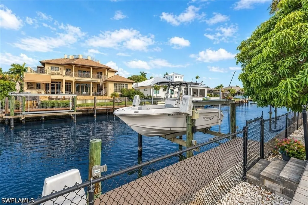 1250 Tuna Court Naples FL 34102