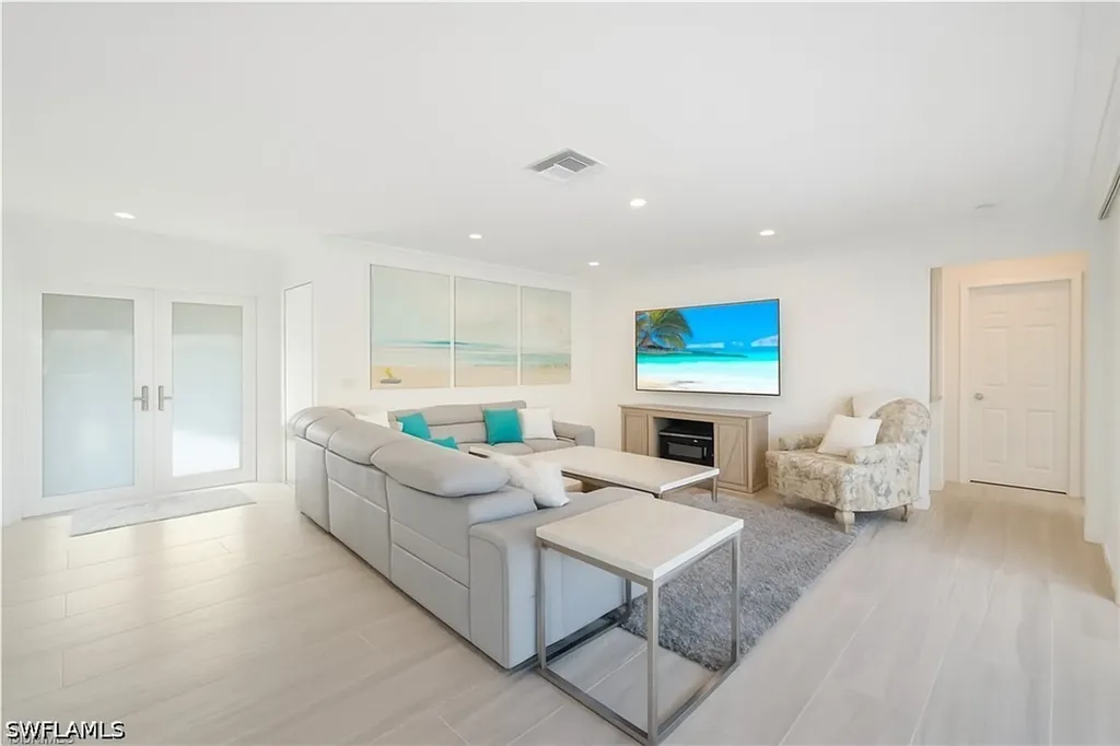 1250 Tuna Court Naples FL 34102