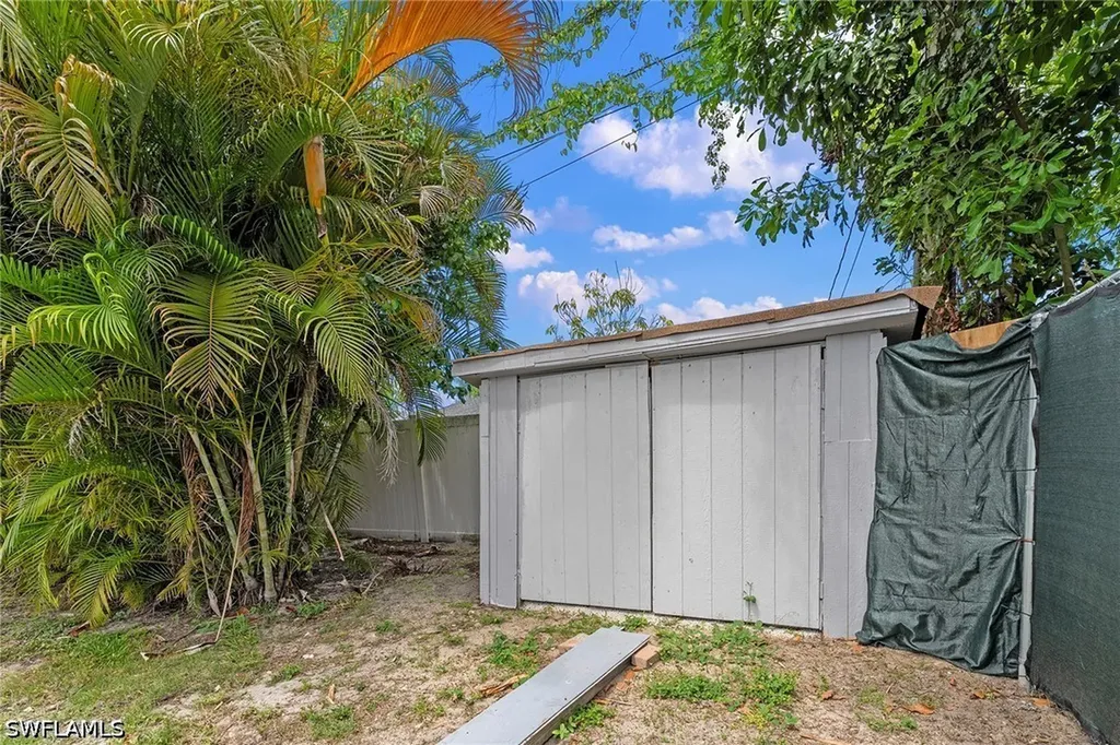 4941 17th Place SW Naples FL 34116