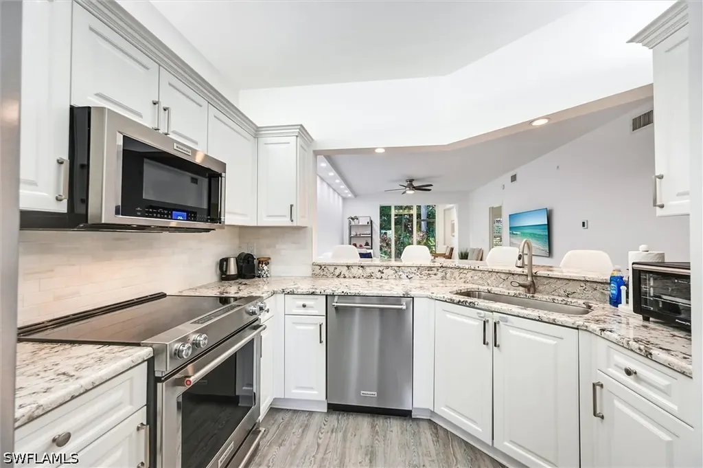 859 Tanbark Drive Naples FL 34108