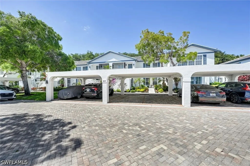 859 Tanbark Drive Naples FL 34108