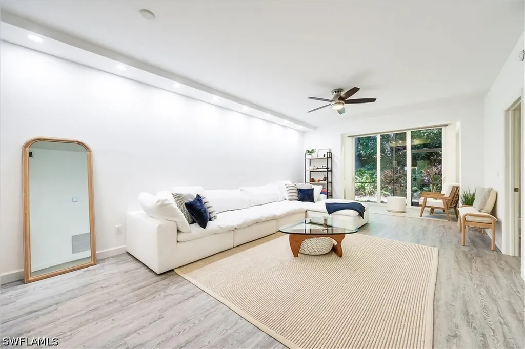 859 Tanbark Drive Naples FL 34108