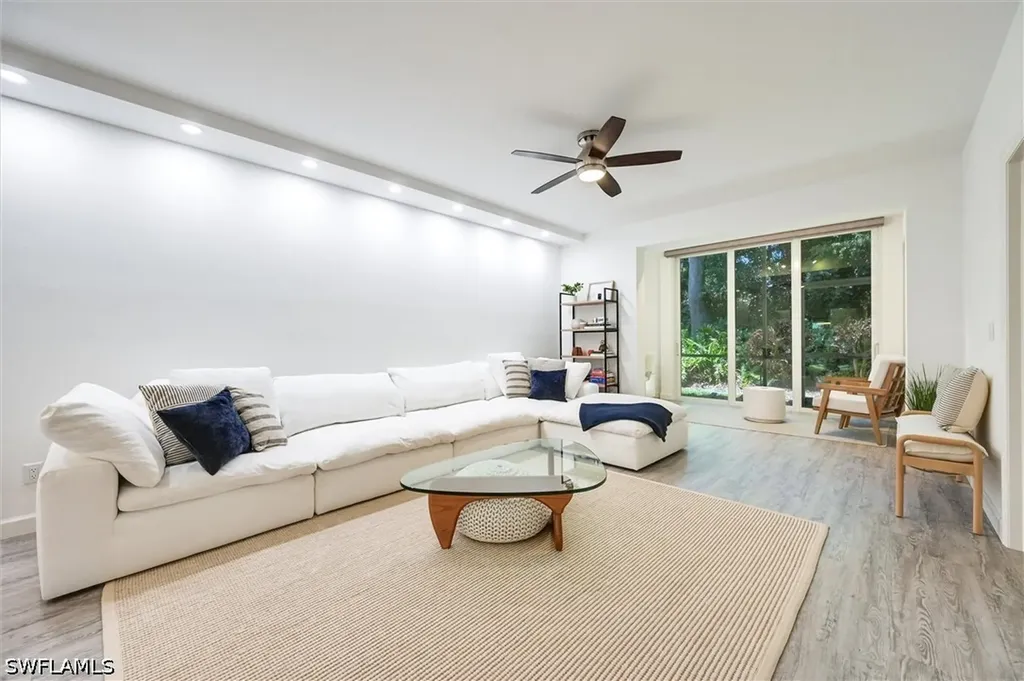 859 Tanbark Drive Naples FL 34108
