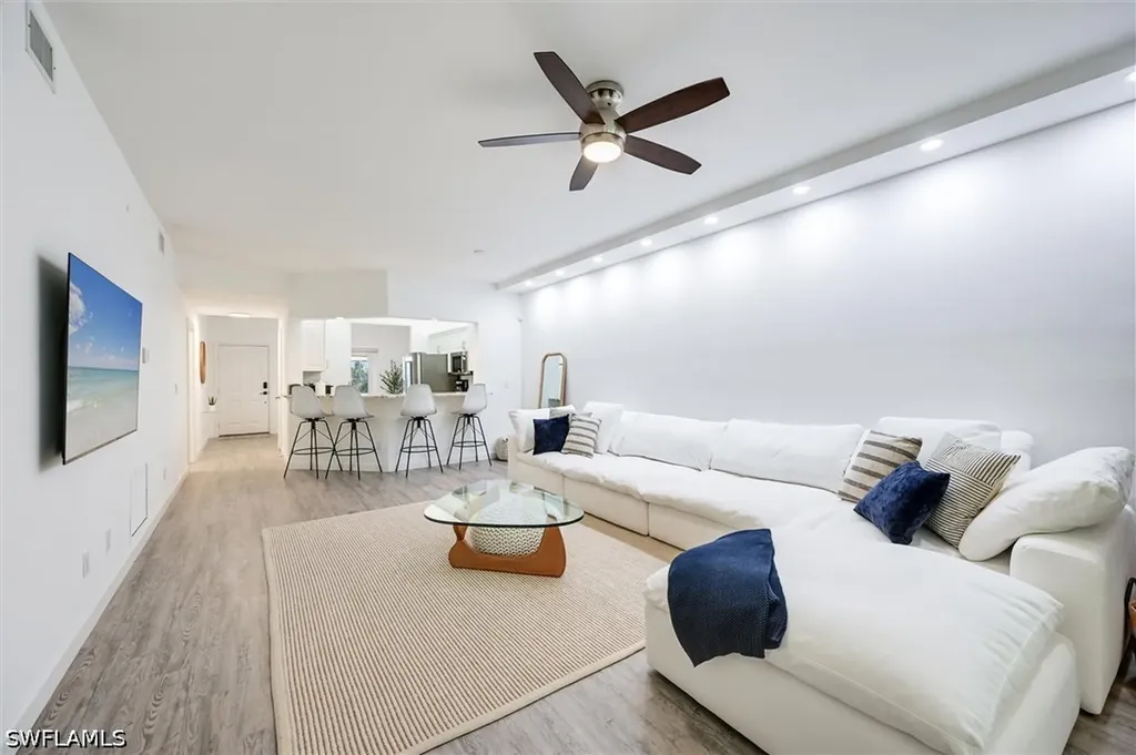 859 Tanbark Drive Naples FL 34108