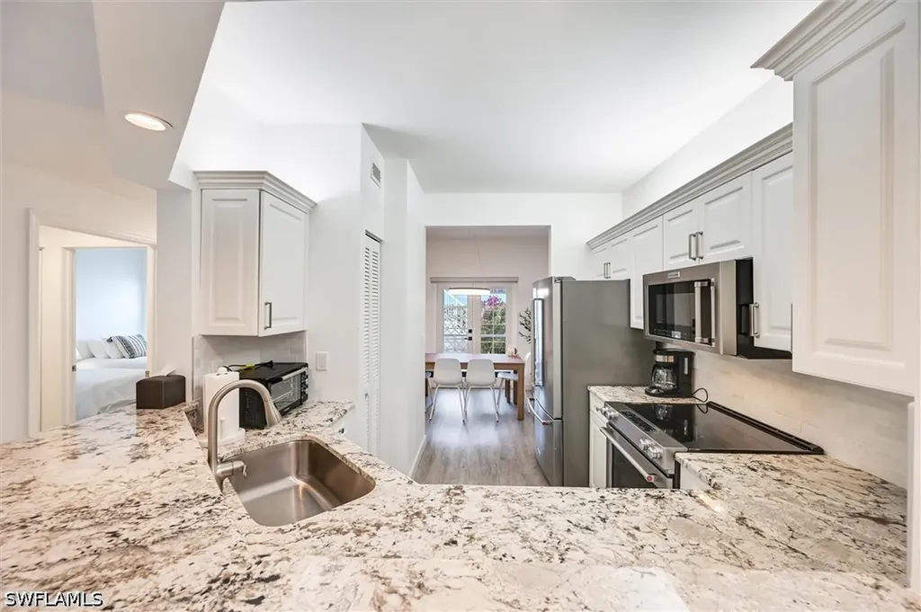 859 Tanbark Drive Naples FL 34108