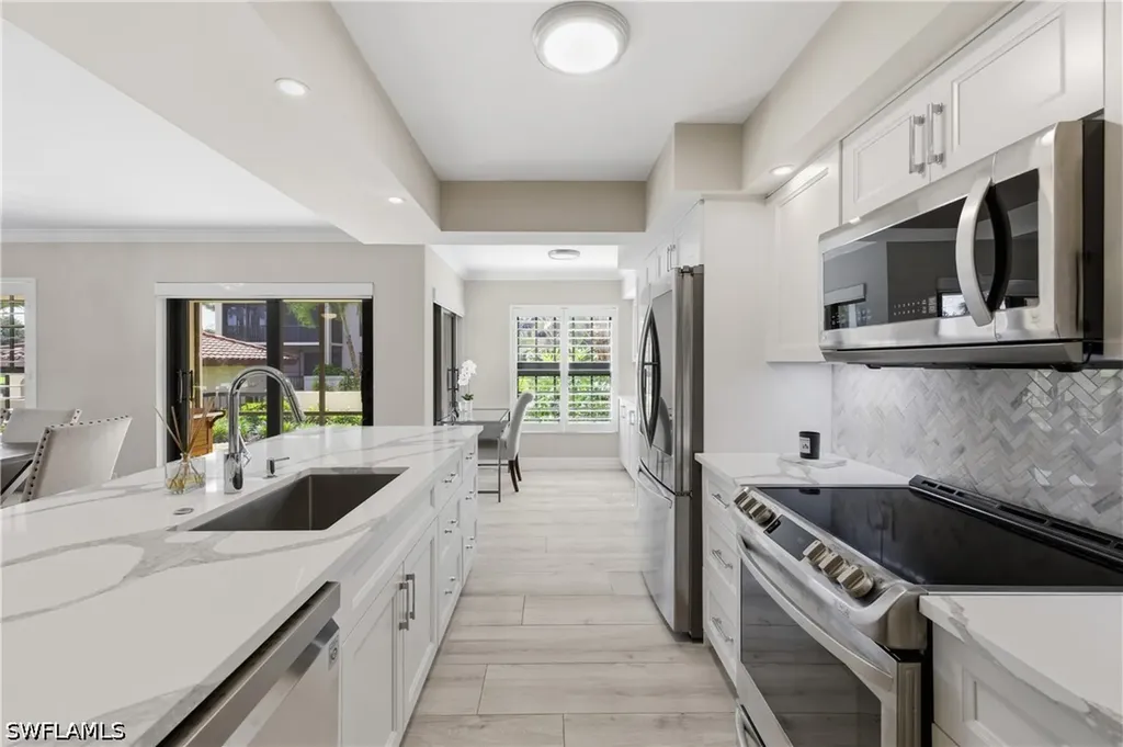 6080 Pelican Bay Boulevard Naples FL 34108