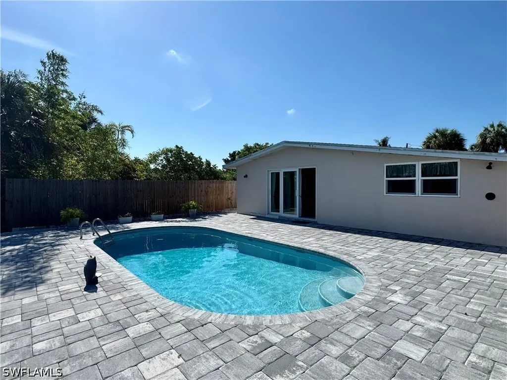 829 107th Avenue N Naples FL 34108