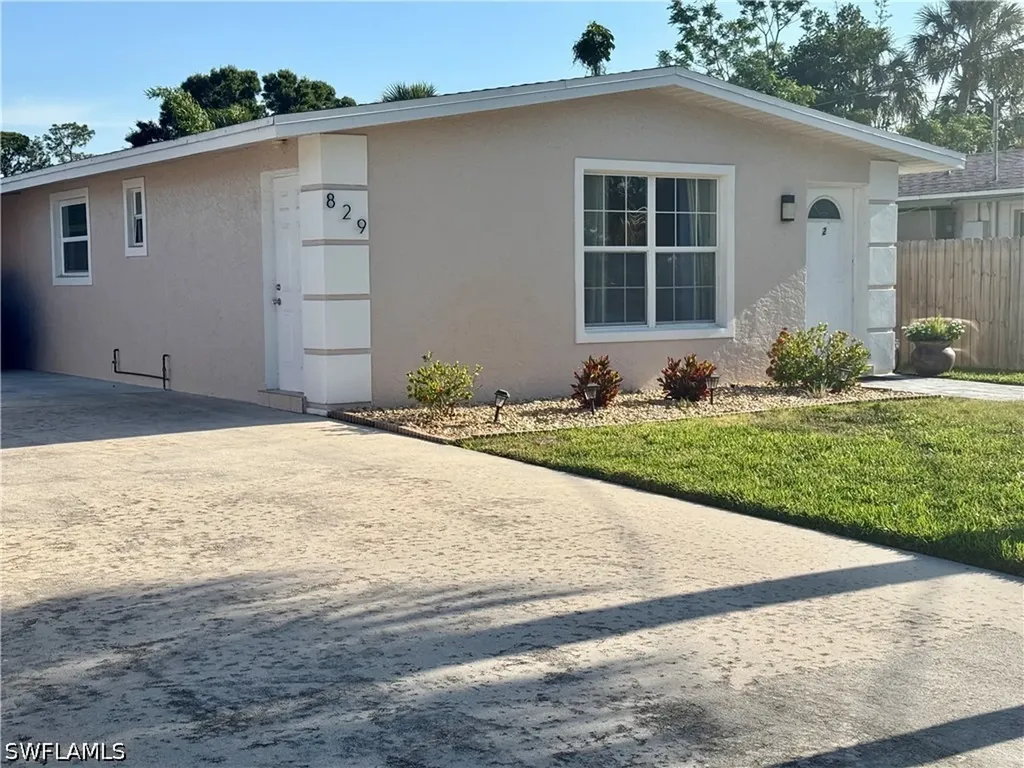 829 107th Avenue N Naples FL 34108