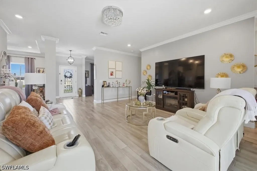 1025 NW 7th Place Cape Coral FL 33993
